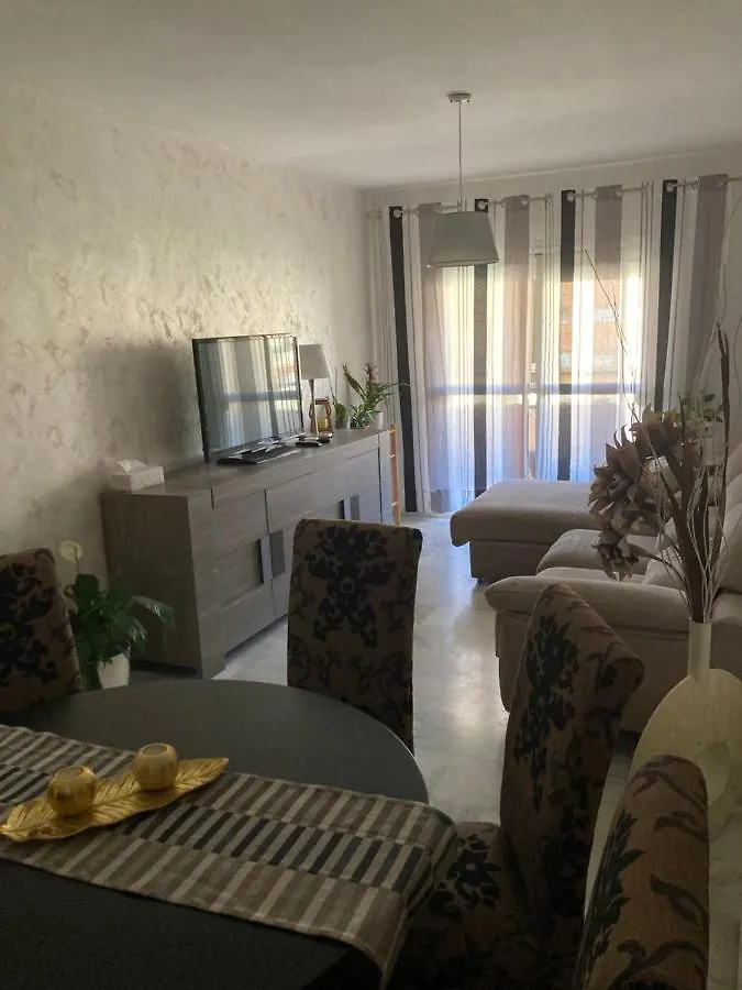 Central Apartment Walking Distance To The Beach San Luis de Sabinillas